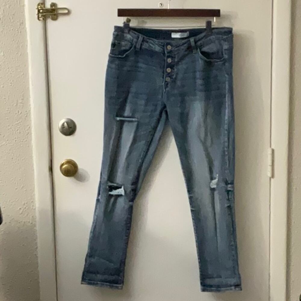 KanCan Los Angeles Estilo Distressed Button Fly Denim Jean Size 15/31 Casual